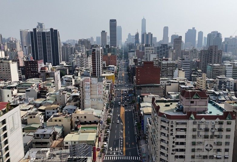 Kaohsiung Resurfaces Major Roads While Redesigning Lane Layouts