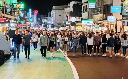 Pingtung Launches Multilingual Menu Pilot in Kenting to Help Foreign Visitors Navigate Local Cuisine