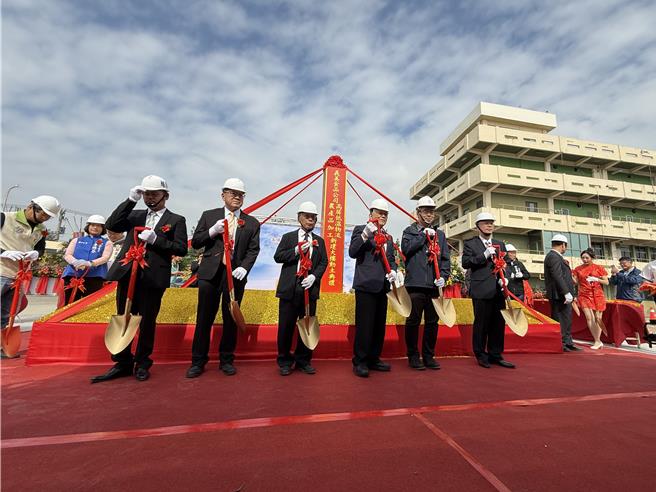 Groundbreaking coverage photo from China Times for I-Mei Renwu cold-chain project