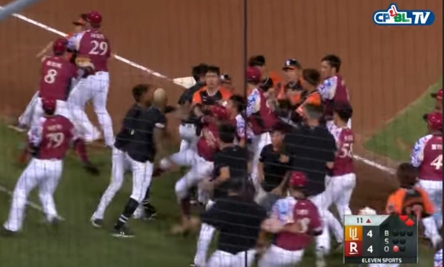 Hit Three Times, Now on the Same Side: Baseball Feud Turns Friendly as Huang Tzu-peng Joins TSG Hawks