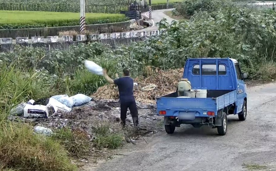 Pingtung uses AI cameras to crack down on illegal trash dumping