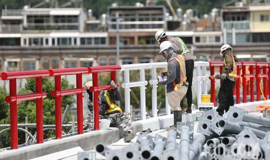 Jiuru Bridge design draws online criticism
