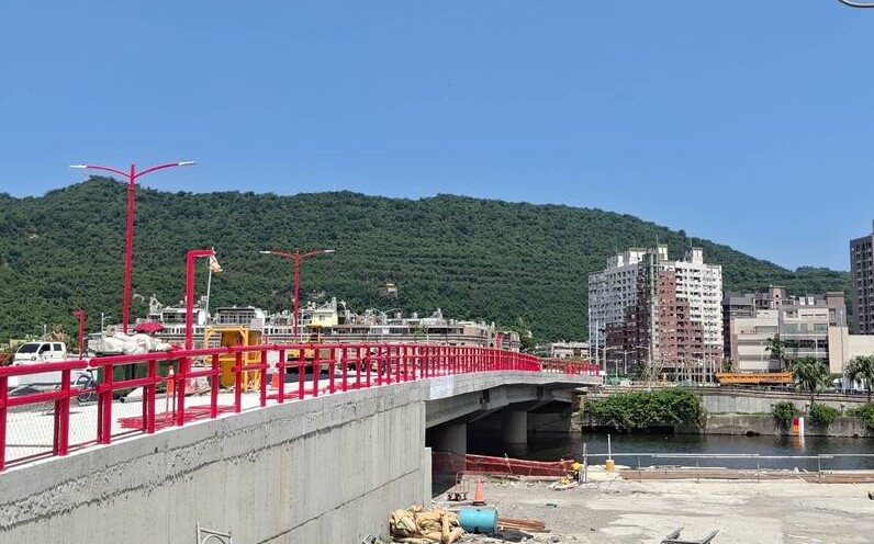 Heavy rain delays new Jiuru Bridge opening