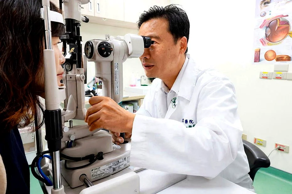 Hualien doctors use blood-based treatment to close severe eye holes