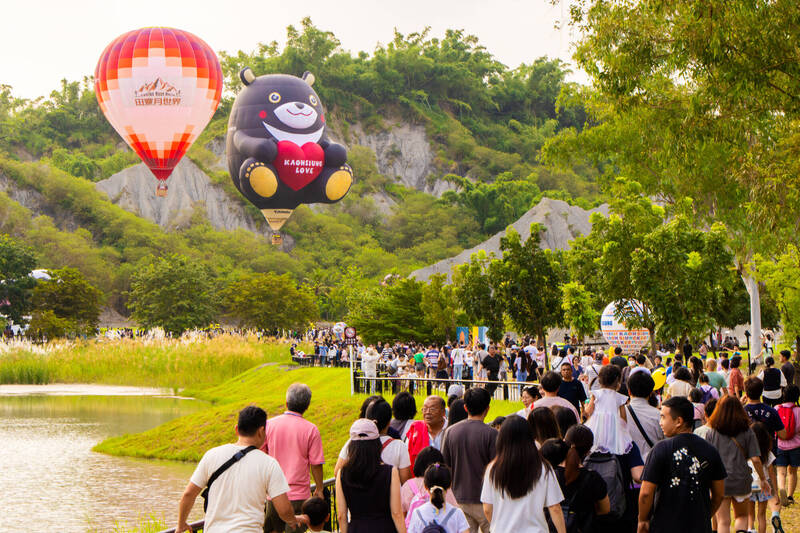 Kaohsiung balloon festival draws more than 50,000 visitors to Tianliao Moon World