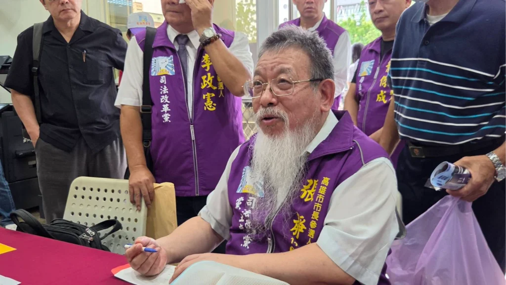 Long-shot Kaohsiung mayoral candidate proposes demolishing old station building